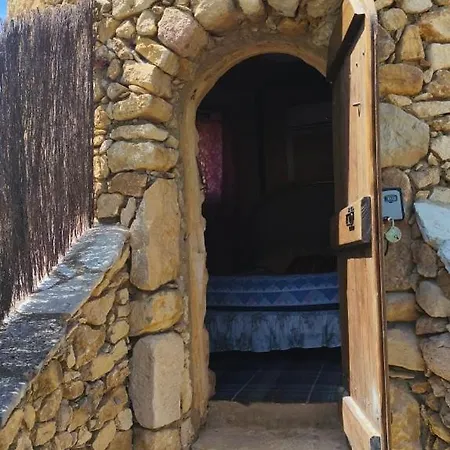 De La Tour 1 *